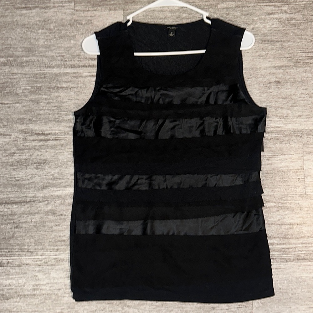 Ann Taylor classic mixed media ruffle front stretchy sleeveless blouse, EUC